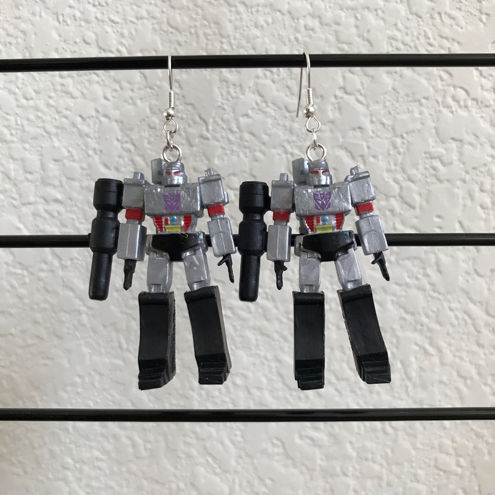 Transformer earrings- Megatron❤️🖤🤍